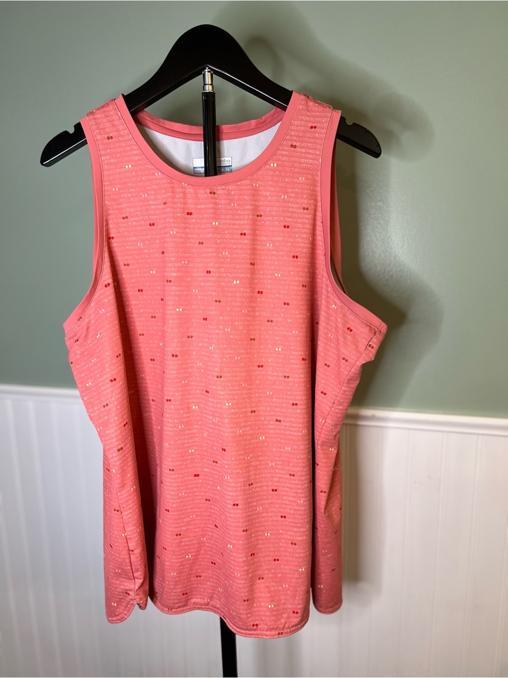 Columbia Coral Tank Top with Gold Dot Accents. Size XL